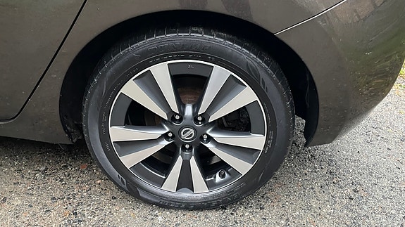 Nissan Leaf 13 of 19