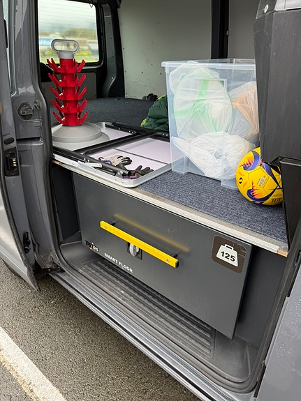 Volkswagen Transporter 3 of 5