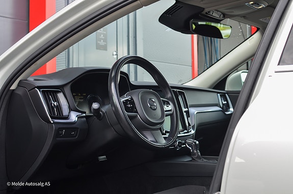 Volvo V60 17 of 27