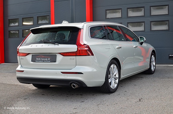 Volvo V60 12 of 27