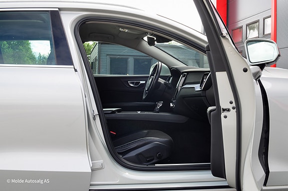 Volvo V60 14 of 27
