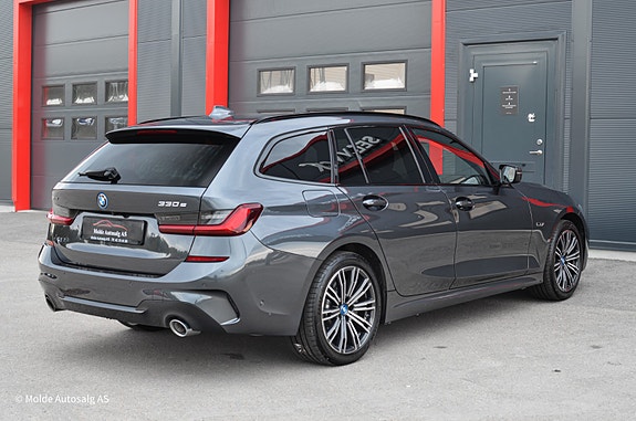 BMW 330e 11 of 30