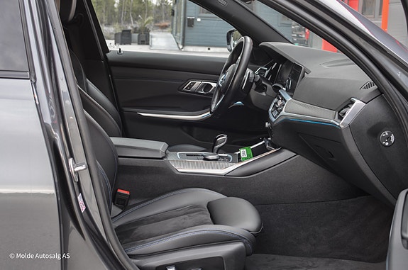 BMW 330e 14 of 30