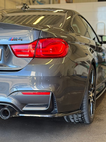 BMW M4 2 of 30