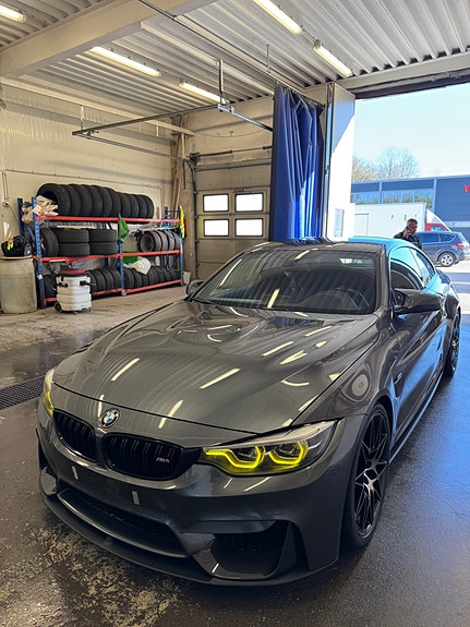 BMW M4 4 of 30