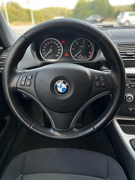 BMW 118d 27 of 30