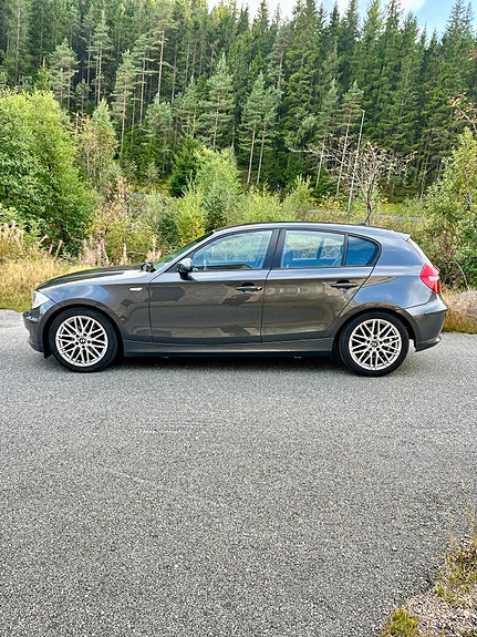 BMW 118d 4 of 30