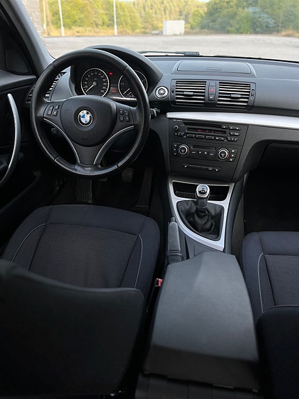 BMW 118d 25 of 30