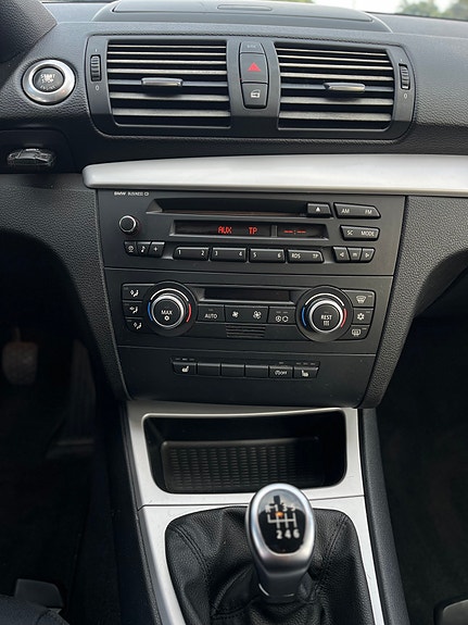 BMW 118d 28 of 30