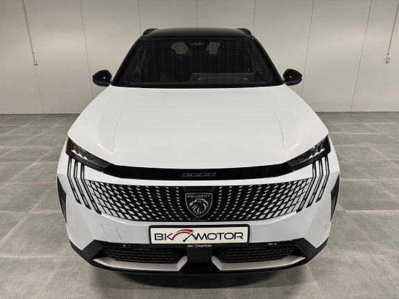 Peugeot e-5008 7 of 30