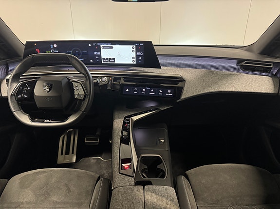 Peugeot e-5008 23 of 30