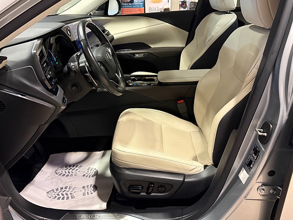 Lexus RX450h 13 of 22