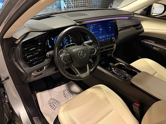 Lexus RX450h 10 of 22