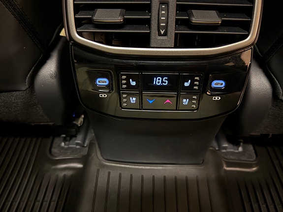 Lexus RX450h 16 of 22