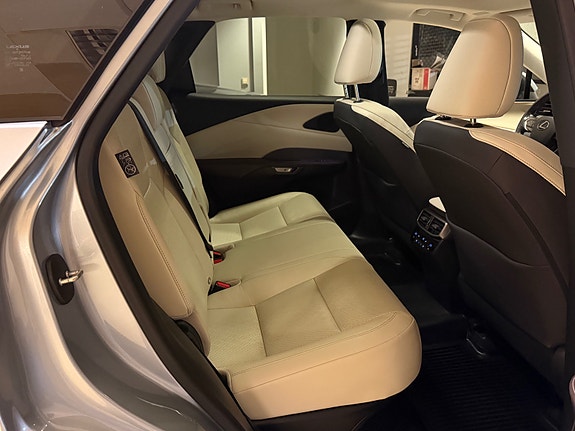 Lexus RX450h 15 of 22