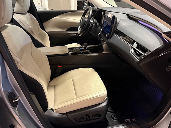 Lexus RX450h 11 of 22