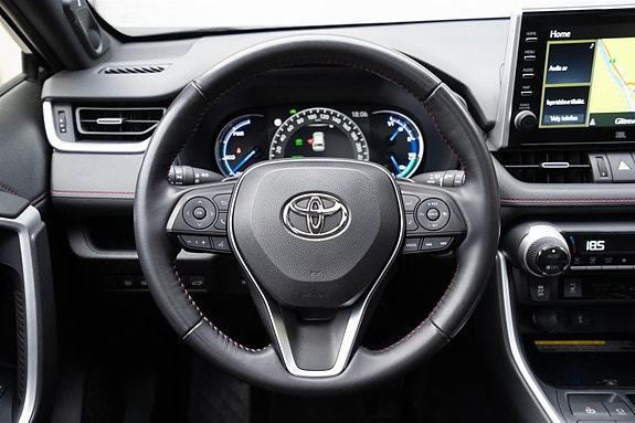 Toyota RAV4 18 of 30