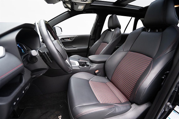 Toyota RAV4 12 of 30