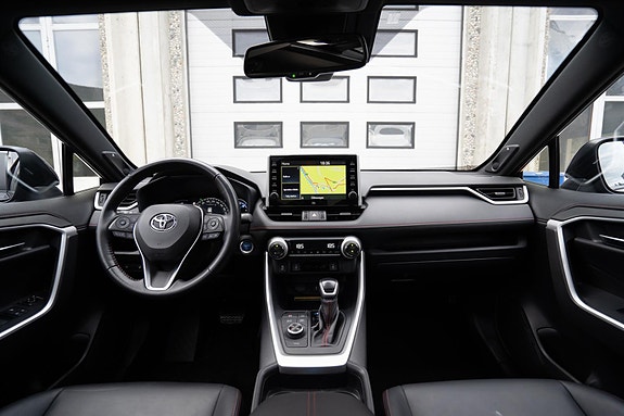 Toyota RAV4 17 of 30