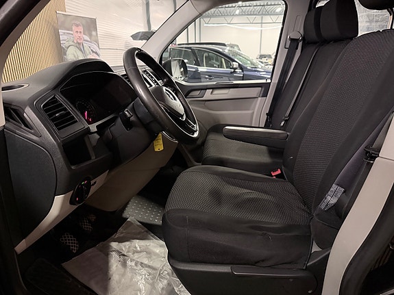 Volkswagen Transporter 15 of 26
