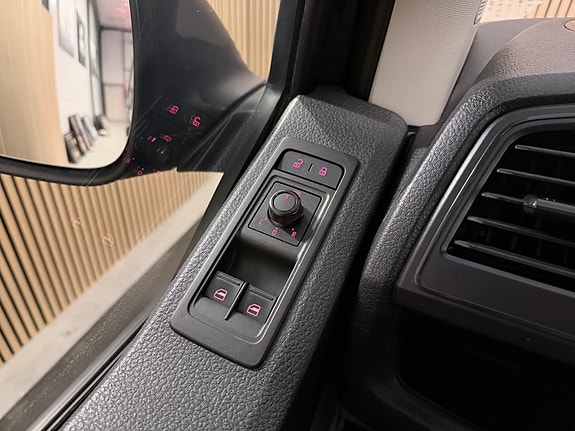 Volkswagen Transporter 22 of 26