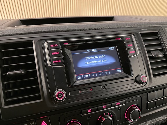 Volkswagen Transporter 19 of 26