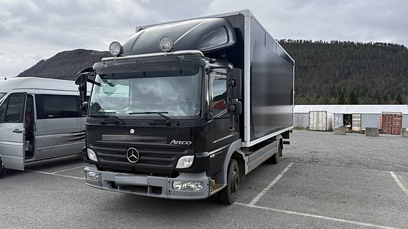 Mercedes-Benz 818 L 7 of 30