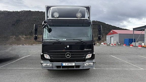 Mercedes-Benz 818 L 6 of 30