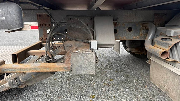 Mercedes-Benz 818 L 14 of 30
