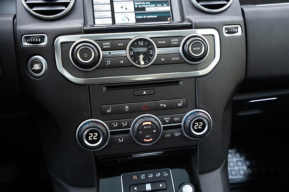 Land Rover Discovery 4 24 of 30