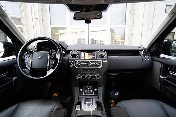 Land Rover Discovery 4 17 of 30