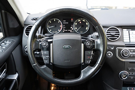 Land Rover Discovery 4 18 of 30