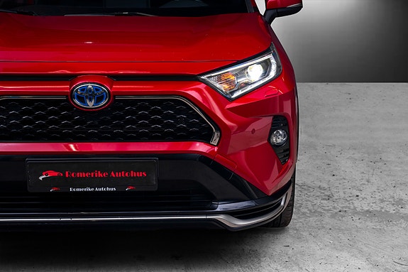 Toyota RAV4 Plug-in Hybrid 4 of 27