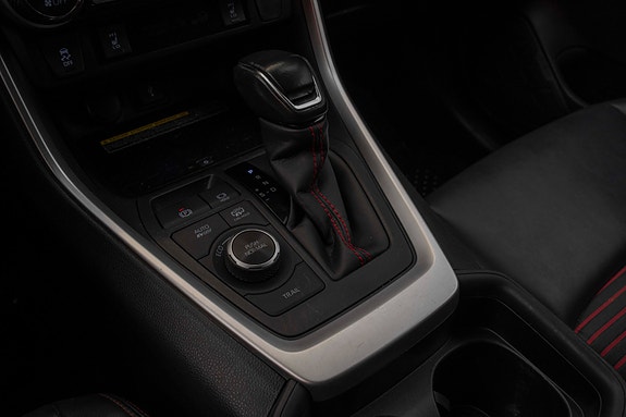 Toyota RAV4 Plug-in Hybrid 22 of 27