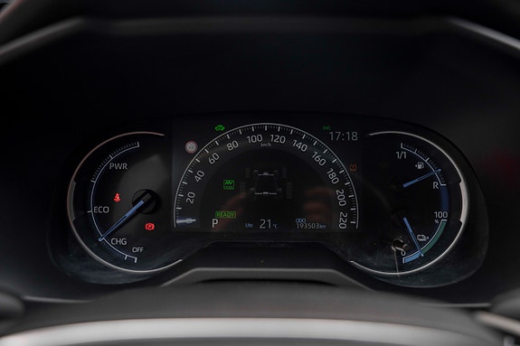Toyota RAV4 Plug-in Hybrid 20 of 27