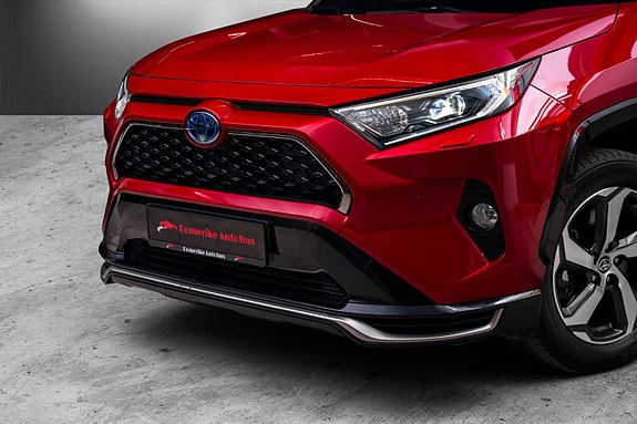 Toyota RAV4 Plug-in Hybrid 2 of 27
