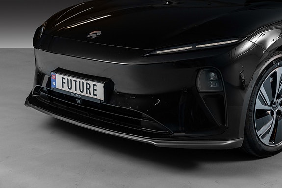 NIO ET5 2 of 30