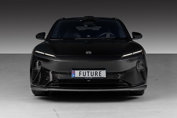 NIO ET5 4 of 30