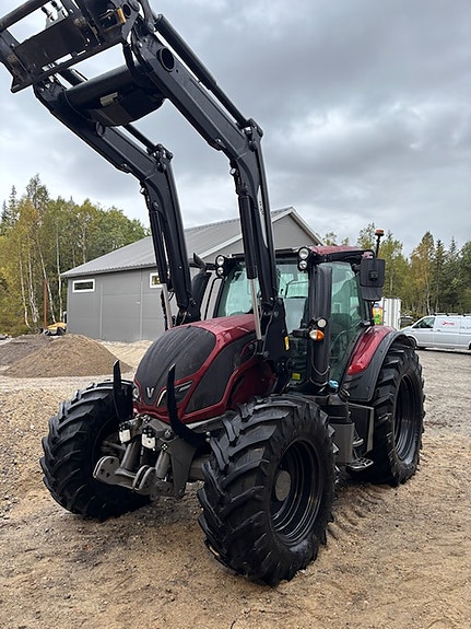 Valtra N 124 Hi-tech Moheda 121 4 WD 6 of 26
