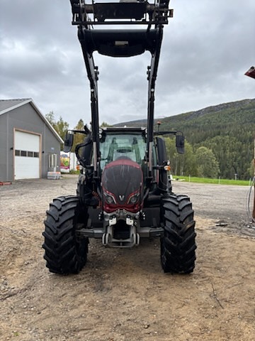 Valtra N 124 Hi-tech Moheda 121 4 WD 8 of 26