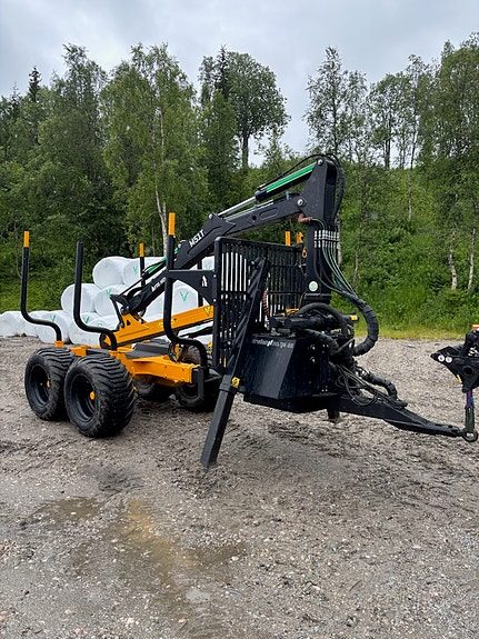 Valtra N 124 Hi-tech Moheda 121 4 WD 18 of 26