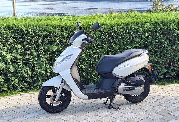 Peugeot Kisbee 2 of 5