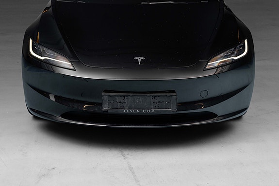 Tesla Model 3 4 of 30