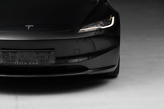 Tesla Model 3 3 of 30