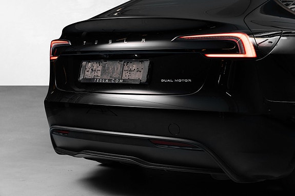 Tesla Model 3 6 of 30