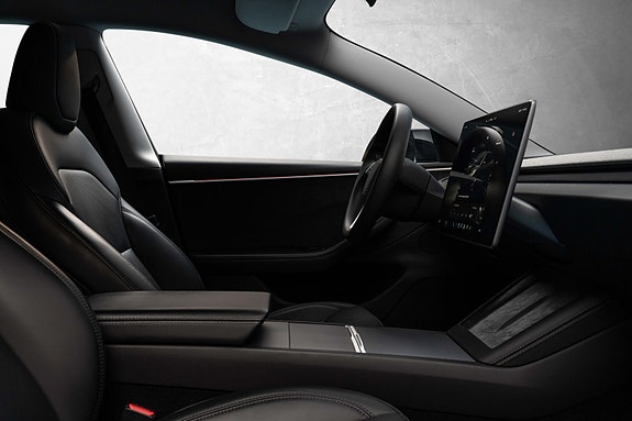 Tesla Model 3 27 of 30