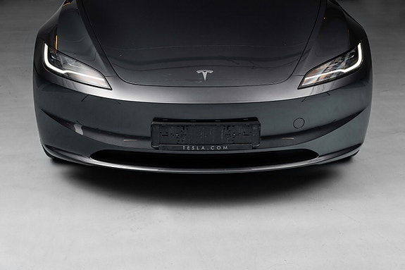 Tesla Model 3 6 of 30