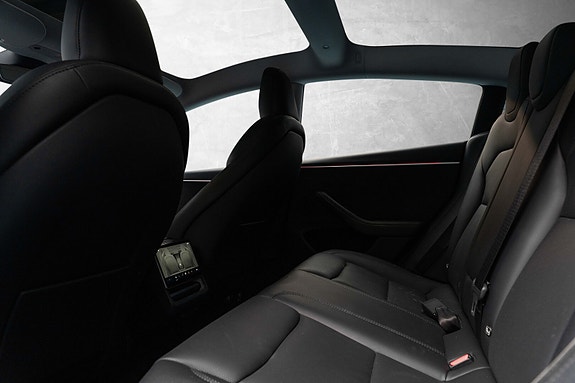 Tesla Model 3 26 of 30