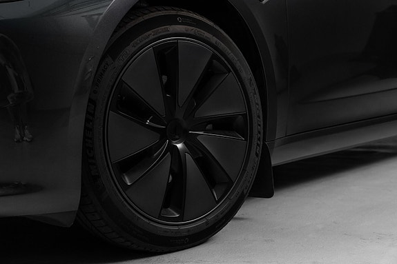 Tesla Model 3 3 of 30