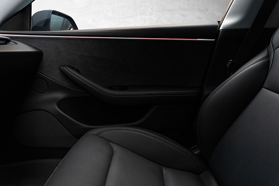 Tesla Model 3 13 of 30